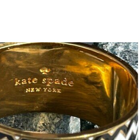 Beautiful Classic Kate Spade Statement Cuff in like New condition 🤍🖤🤍🖤 - Picture 8 of 8
